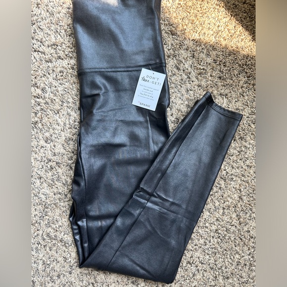 Spanx faux leather leggings - Picture 5 of 5